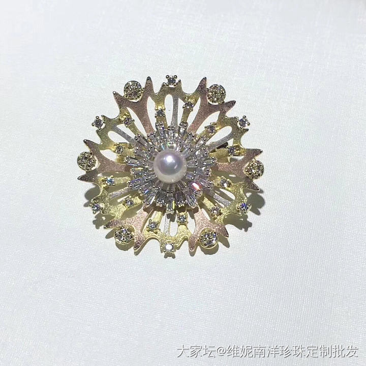 🆕胸针//超美丽
    akoya海水珠 5-6mm 近正圆。极极强光_胸饰海水珍珠