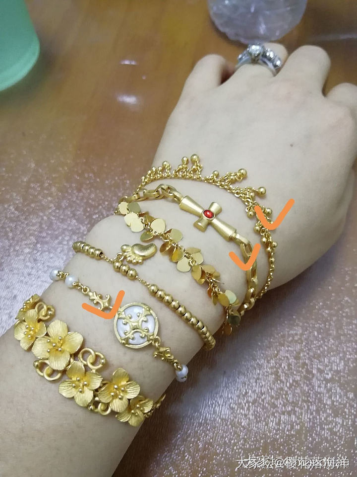 选美，只留两条留哪个？_手链金