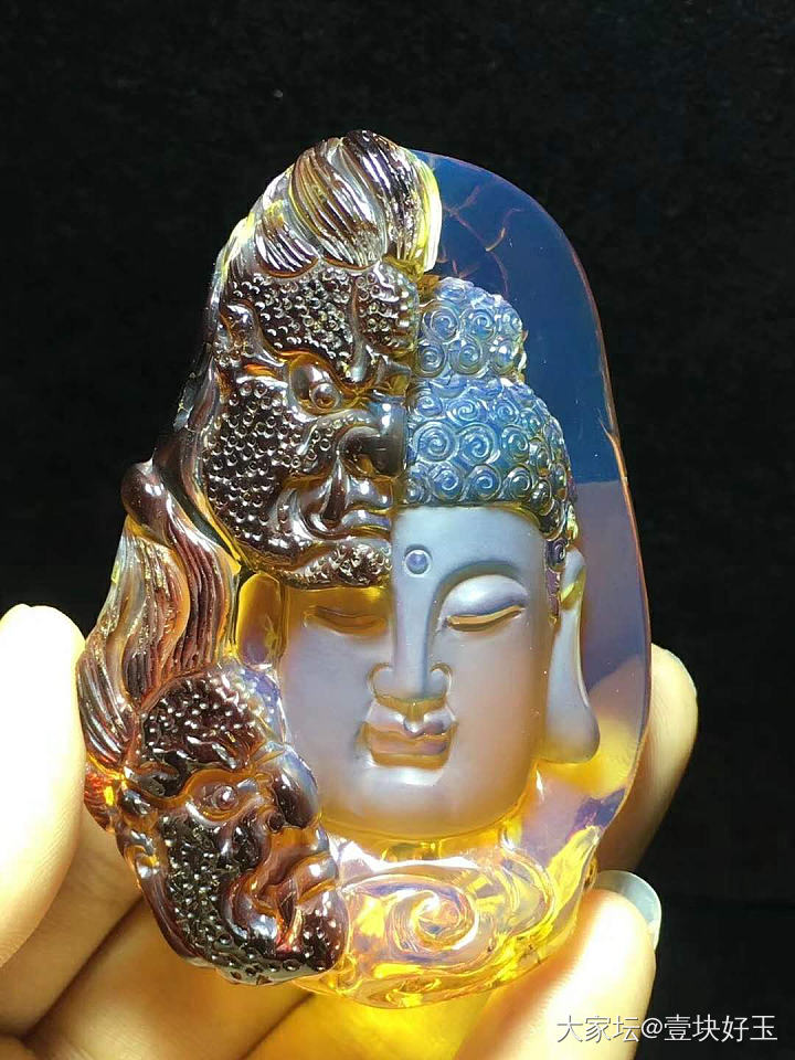 金蓝珀 那个更好看一点呢_挂件琥珀