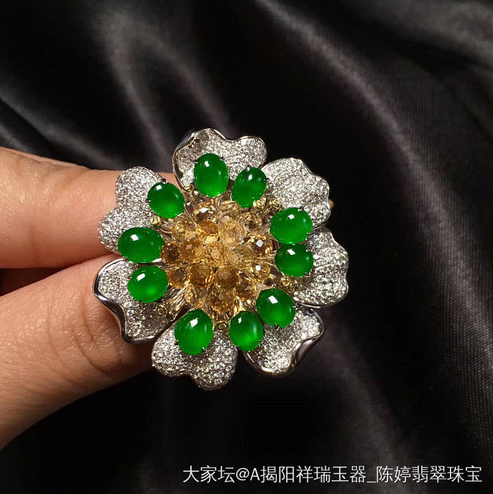 超美的花儿胸针两用款哦！[调皮]太美了！实物真的很漂亮！😘😘😘_胸饰翡翠