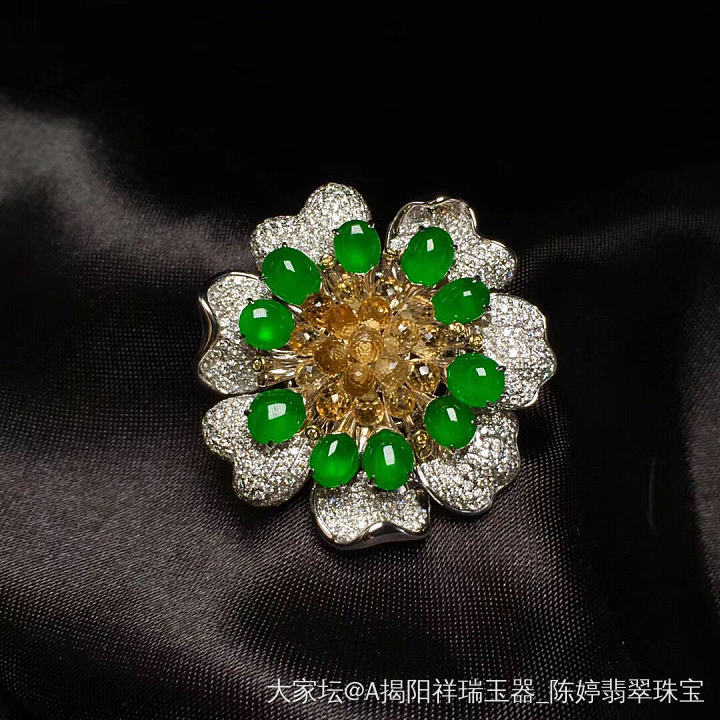 超美的花儿胸针两用款哦！[调皮]太美了！实物真的很漂亮！😘😘😘_胸饰翡翠