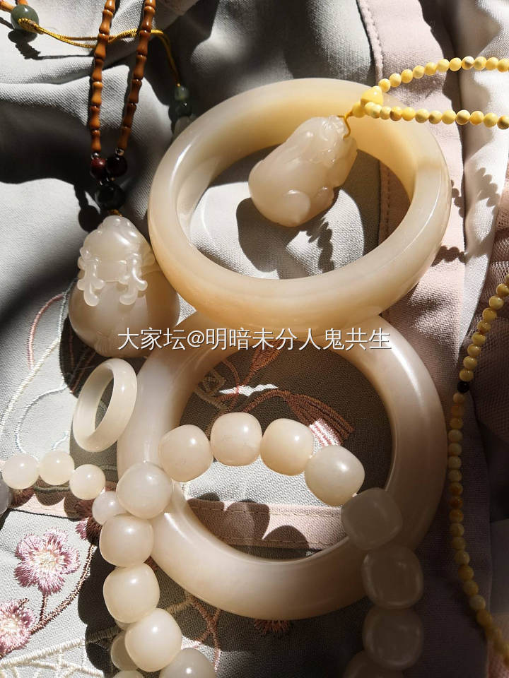 藕粉套装_手饰挂件和田玉