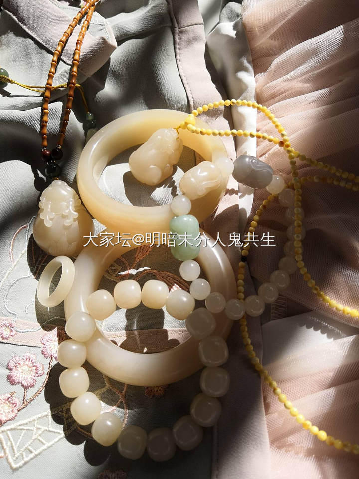 藕粉套装_手饰挂件和田玉