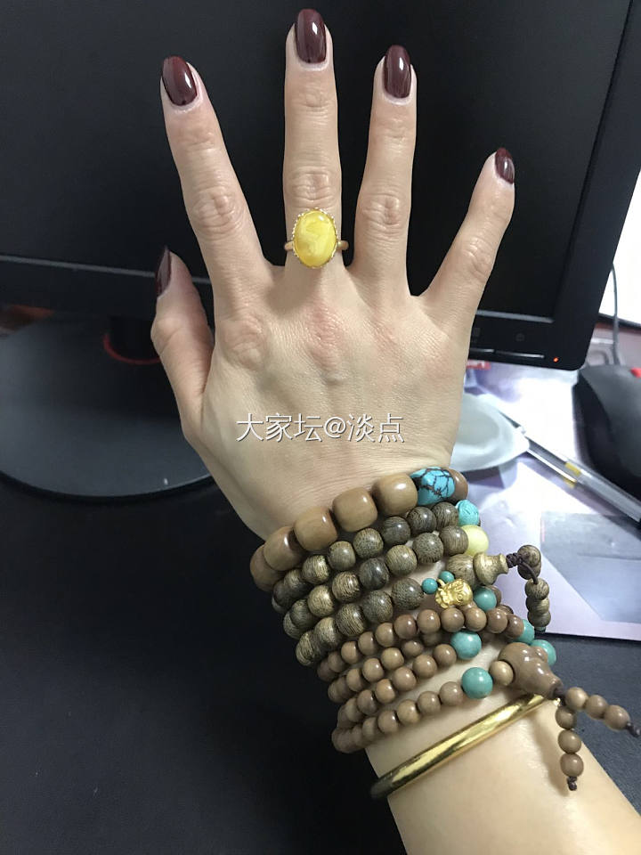 老山檀漂亮还是沉香美？_沉香珠串老山檀