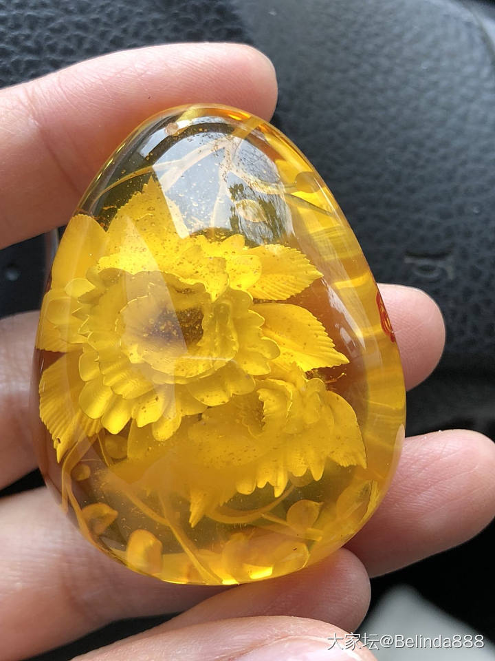 大师阴雕作业_琥珀挂件