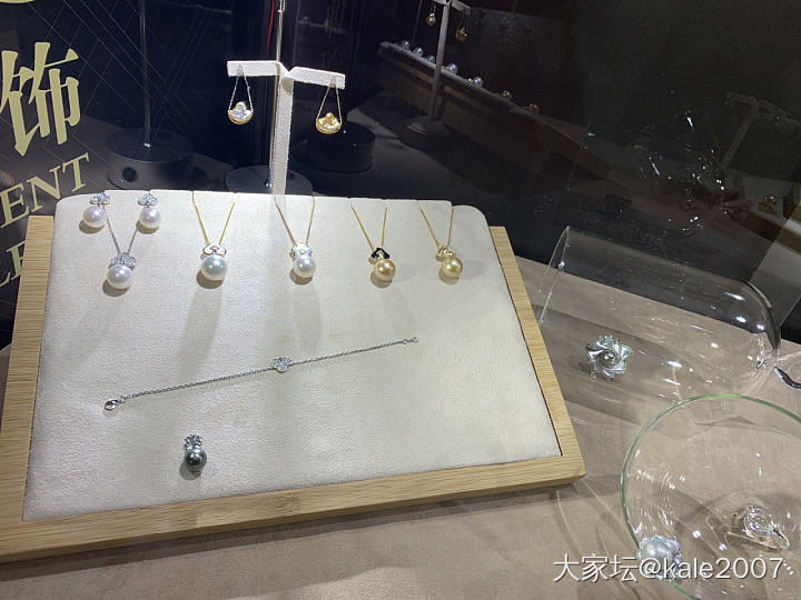 珠宝展一隅_和田玉翡翠展会