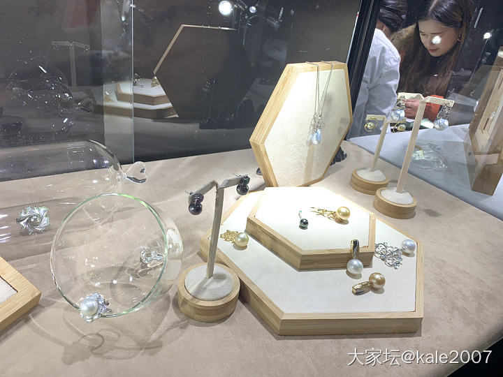 珠宝展一隅_和田玉翡翠展会