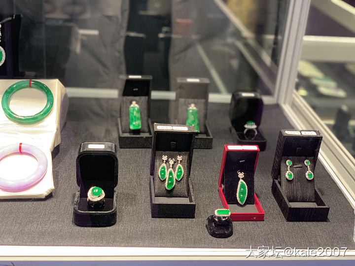 珠宝展一隅_和田玉翡翠展会