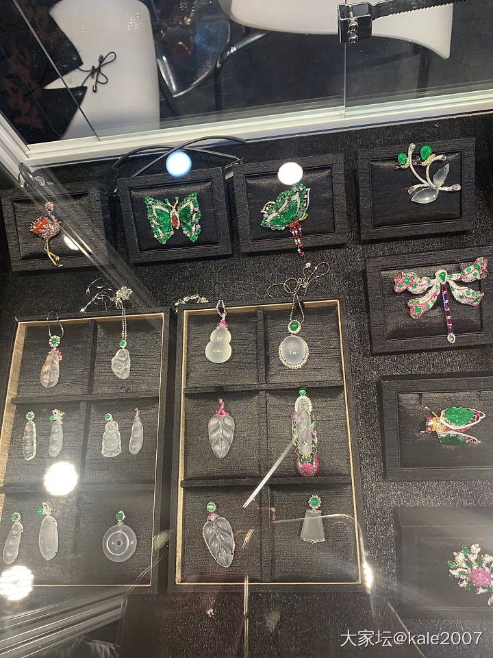珠宝展一隅_和田玉翡翠展会