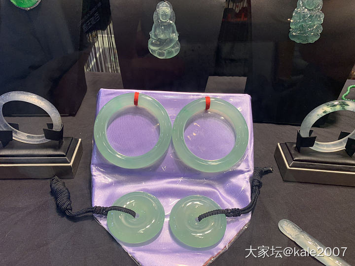 珠宝展一隅_和田玉翡翠展会
