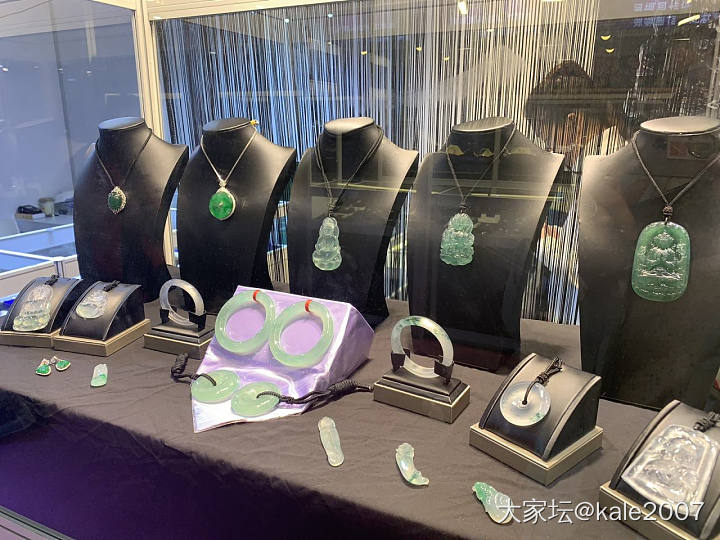 珠宝展一隅_和田玉翡翠展会