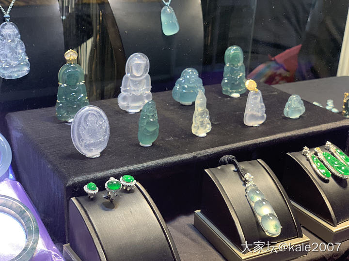 珠宝展一隅_和田玉翡翠展会
