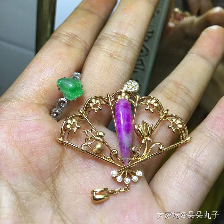 突然发现家里两个挺搭的_吊坠舒俱来翡翠