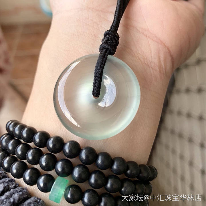 天气不错，跑阳台晒宝贝_平安扣翡翠