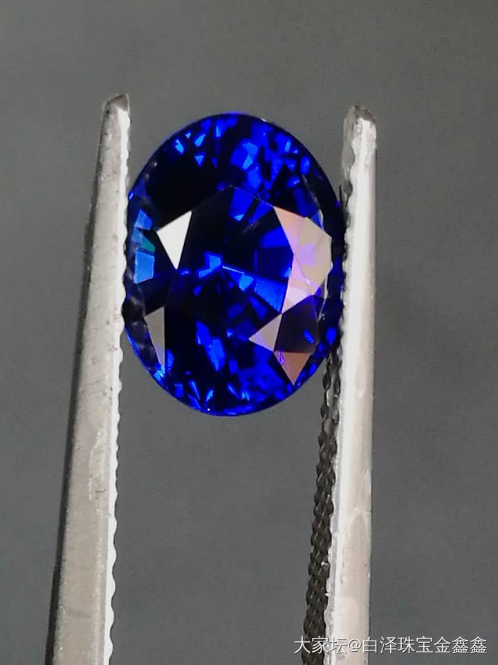 斯里兰卡产地，顶级皇家蓝，万中无一的品质_刻面宝石蓝宝石