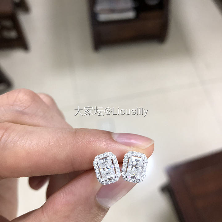 有谁有好看的莫桑钻来分享一下吧_莫桑石