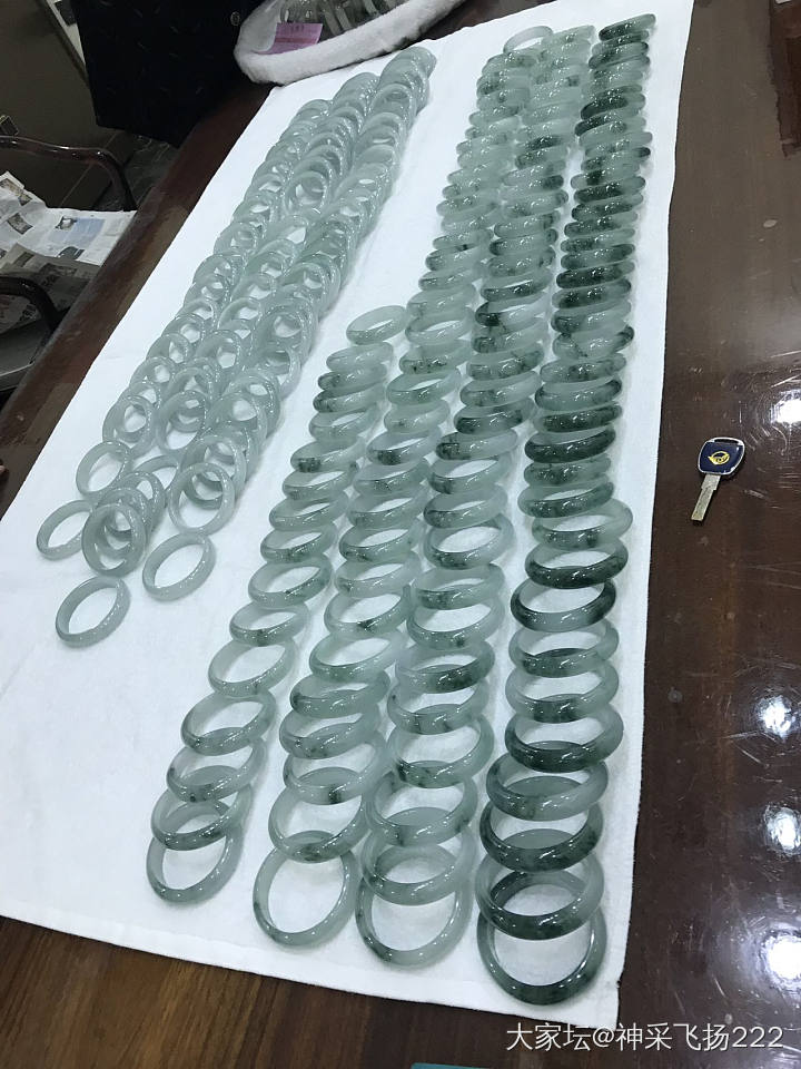 昨天买的镯子，小五大2开头，昆明购入_手镯翡翠