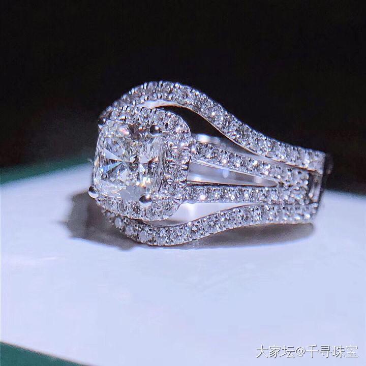 设计款婚戒💍1克拉枕形叠戴凤_戒指钻石千寻珠宝