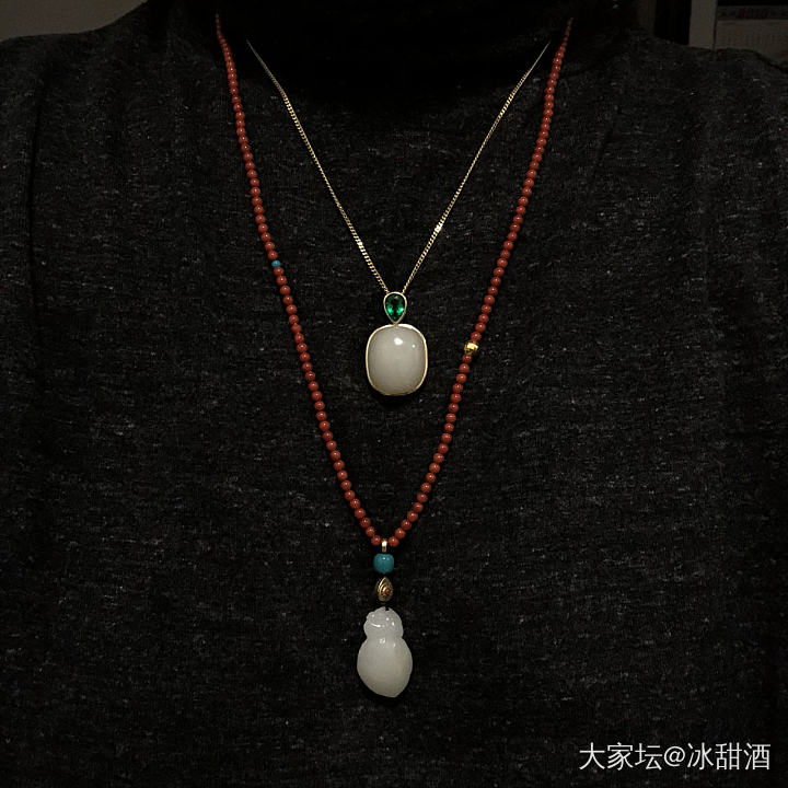 籽料萌萌鱼_挂件和田玉