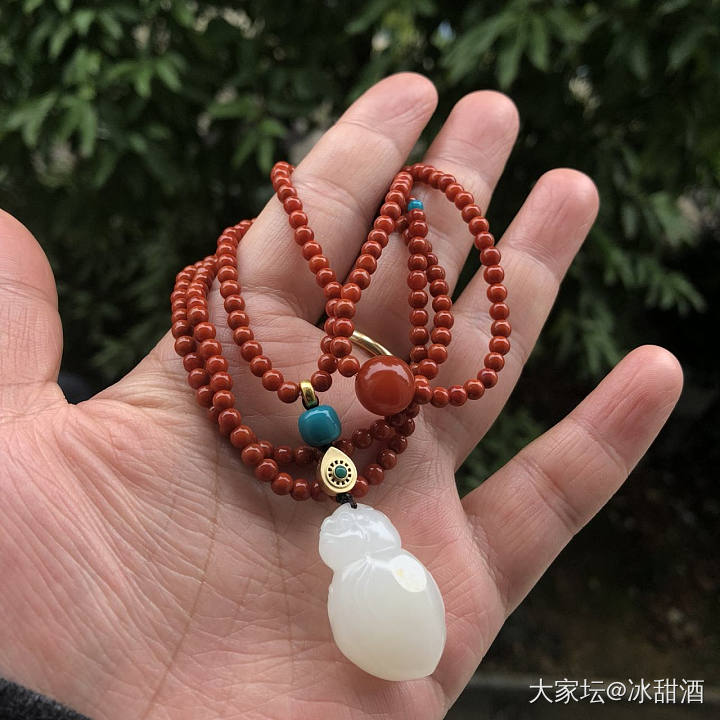 籽料萌萌鱼_挂件和田玉