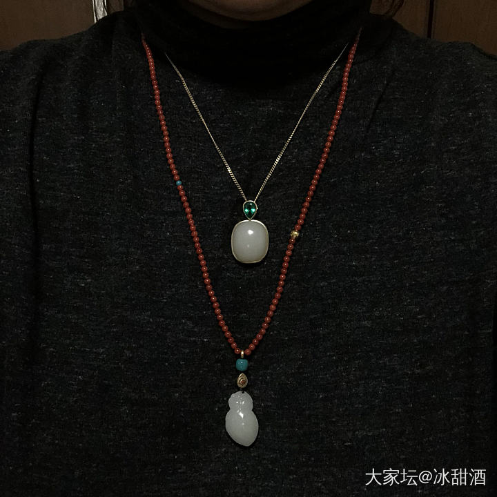 籽料萌萌鱼_挂件和田玉