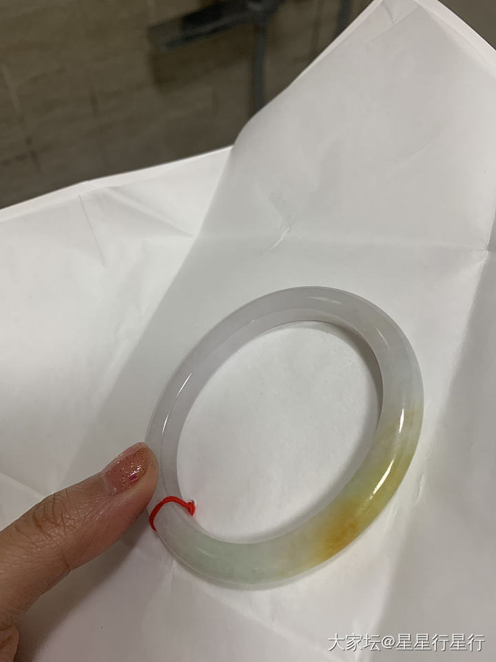各位我又来了，这两天手镯值不值_手镯翡翠