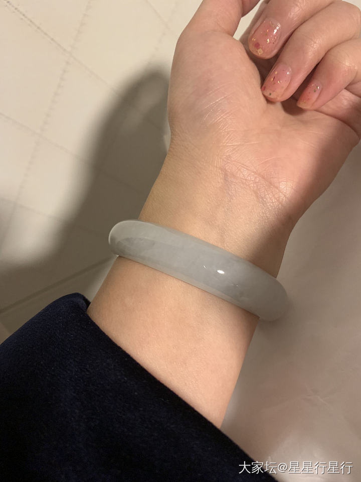 各位我又来了，这两天手镯值不值_手镯翡翠