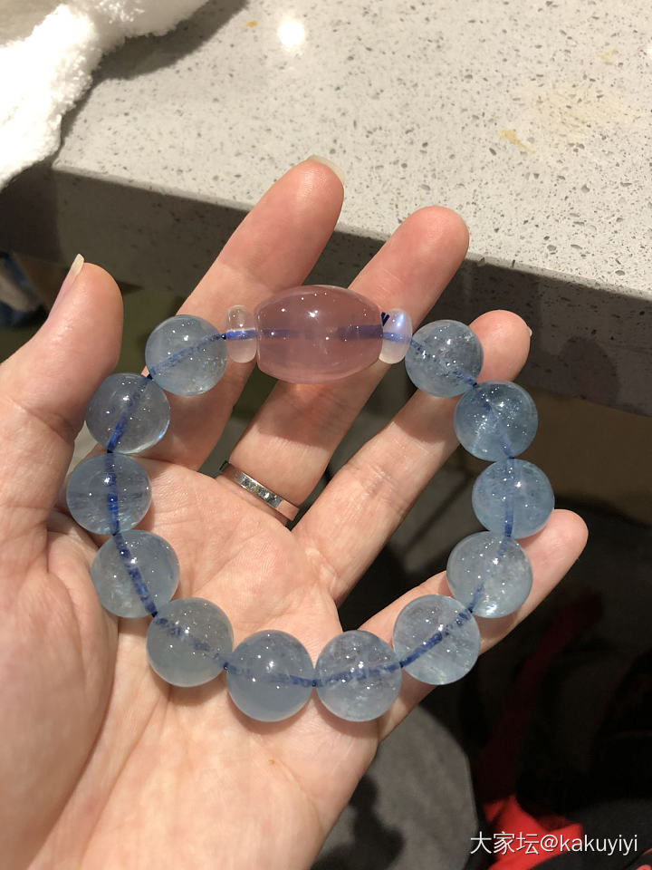 出门吃饭，秀个海蓝宝_珠串海蓝宝