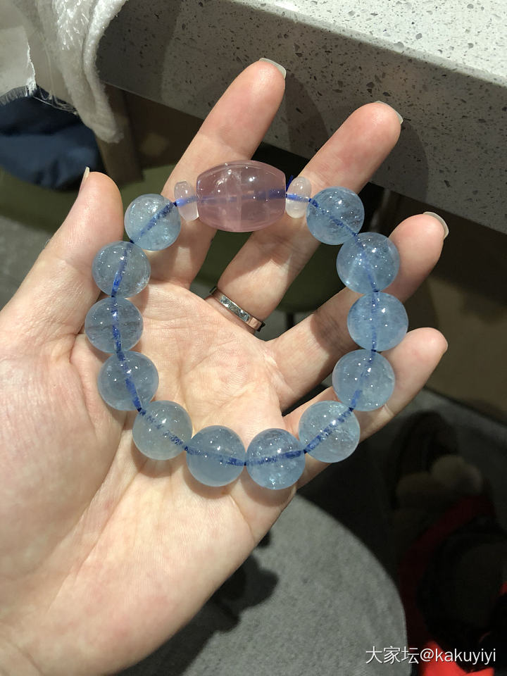 出门吃饭，秀个海蓝宝_珠串海蓝宝