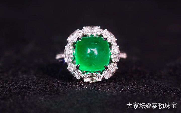 #泰勒彩宝#4.93ct哥伦比亚祖母绿戒指，可爱小糖塔_名贵宝石
