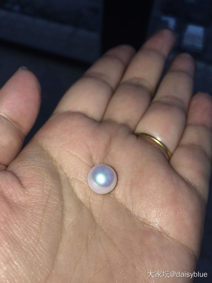 一颗舍不得打孔的淡水珍珠_淡水珍珠珍珠