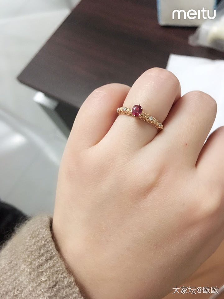 闲鱼淘个二手戒指作为生日礼物～_戒指