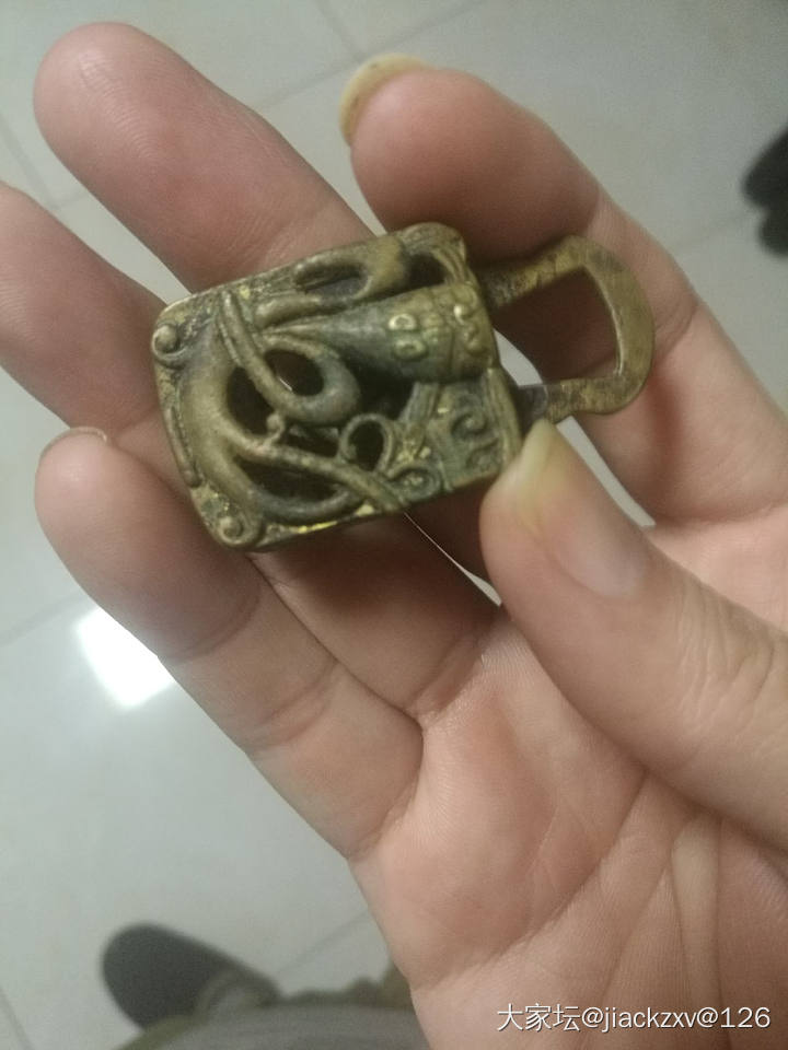 明代铜鎏金螭龙带扣_铜器