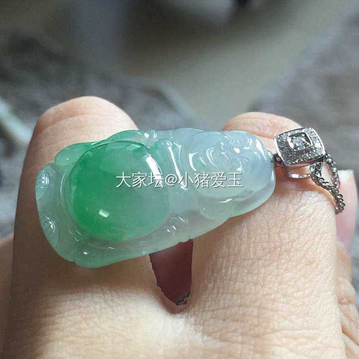 冰种起光阳绿佛_挂件翡翠