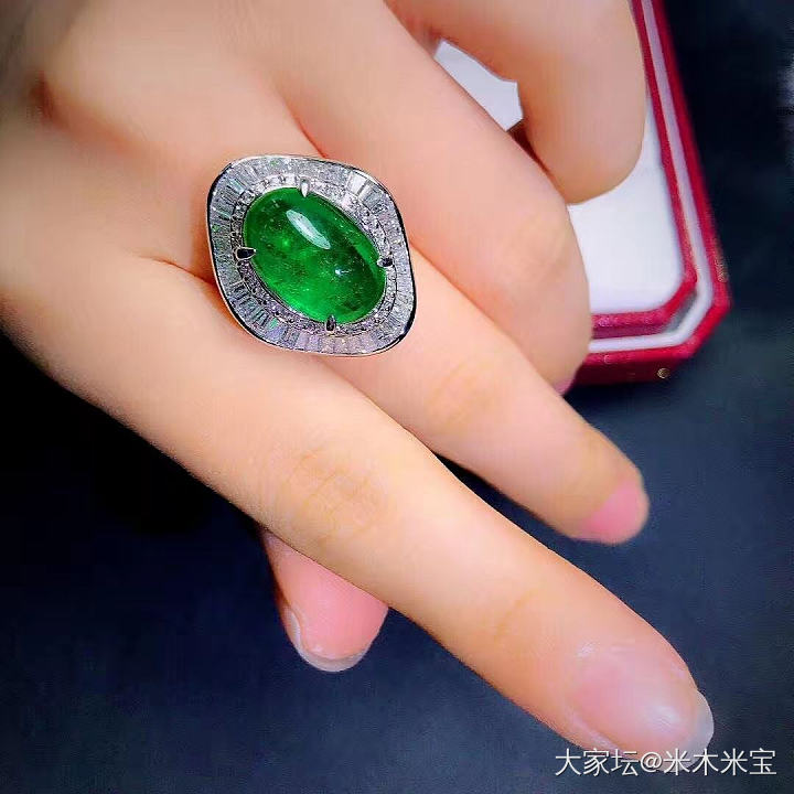 麻烦懂祖母绿的亲们帮我看下这个戒指、小白想入坑_祖母绿戒指