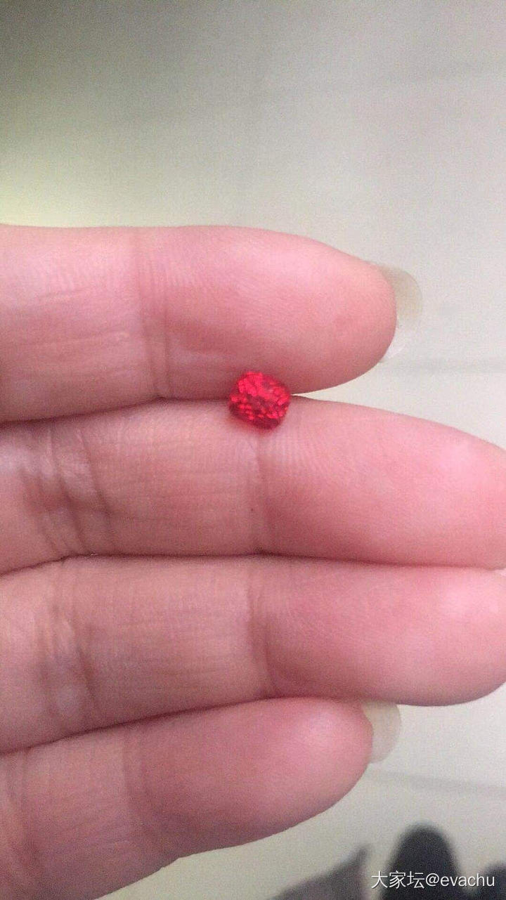 这个是绝地色尖晶石吗？_尖晶石彩色宝石