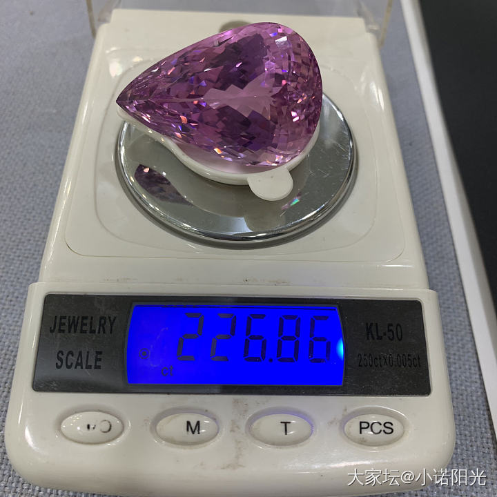 超级大的收藏级紫锂辉宝石晒一晒_锂辉石