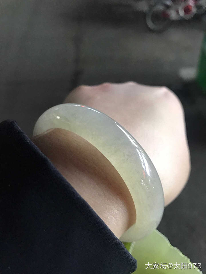 求助：什么样的翡翠叫做冰糖雪梨？_翡翠