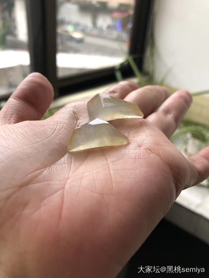 求助：什么样的翡翠叫做冰糖雪梨？_翡翠