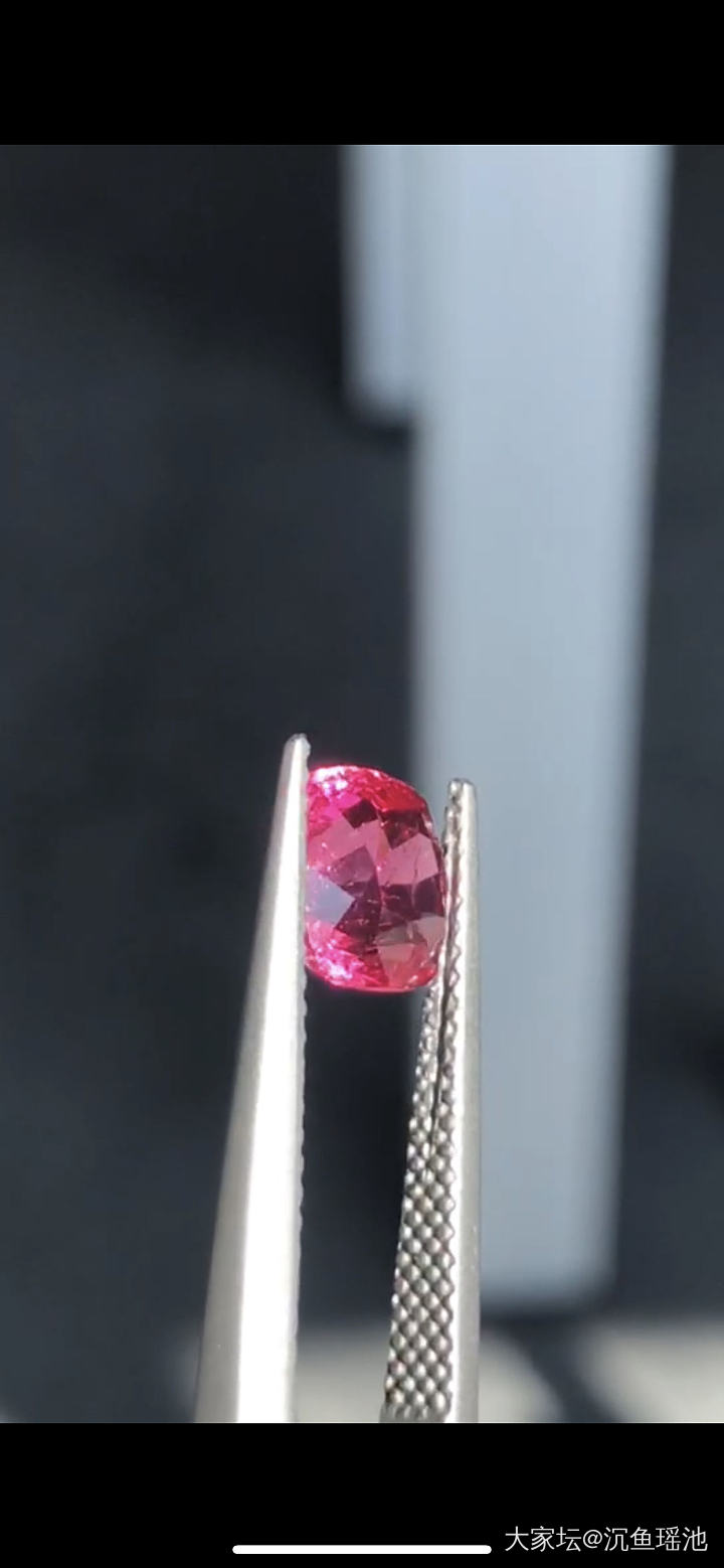 更新上手图，放大了，2ct_刻面宝石尖晶石