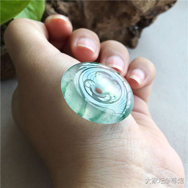 最喜欢的冰飘平安扣，没有之一啊！种水炒鸡棒，飘花灵动诗意~_平安扣翡翠
