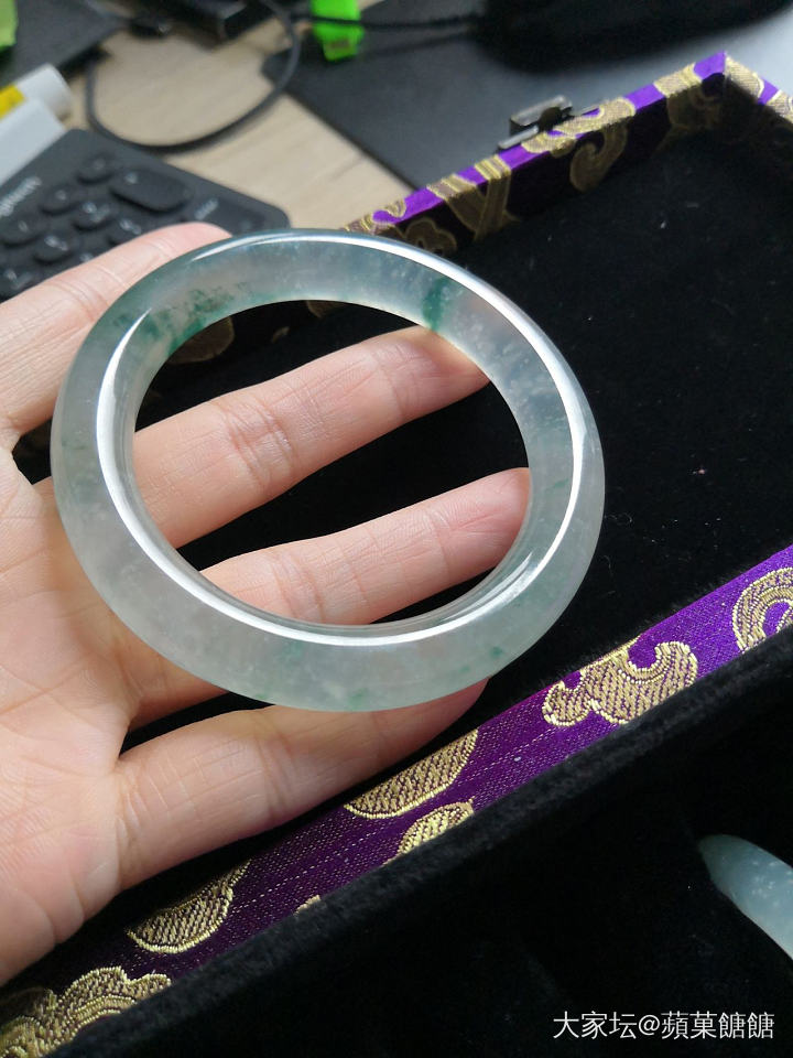 你们日常戴多少钱的镯子？_手镯翡翠