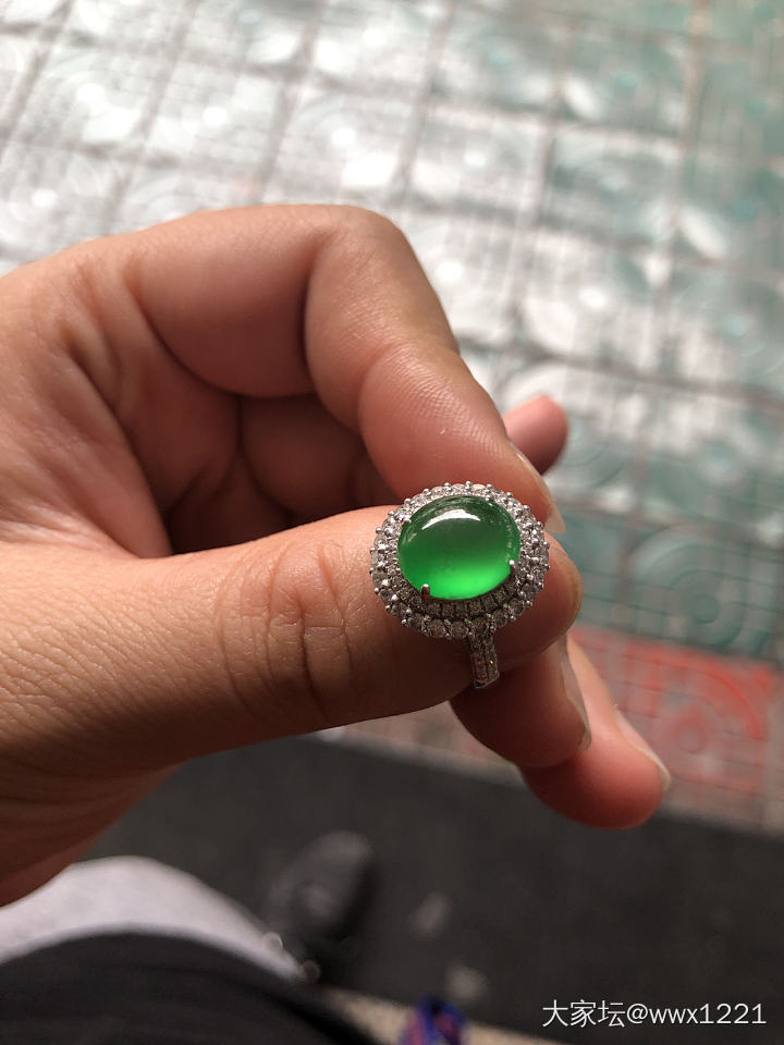 色标绿蛋蛋_戒指翡翠