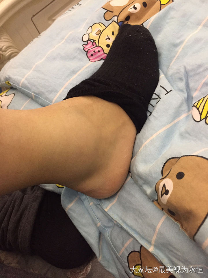 走路看手机的下场🙄_破损翡翠