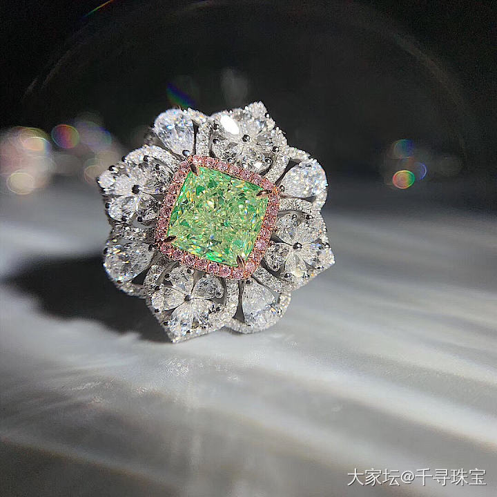 绿钻，粉钻，蓝钻，给生活增添一点色彩吧_戒指钻石千寻珠宝
