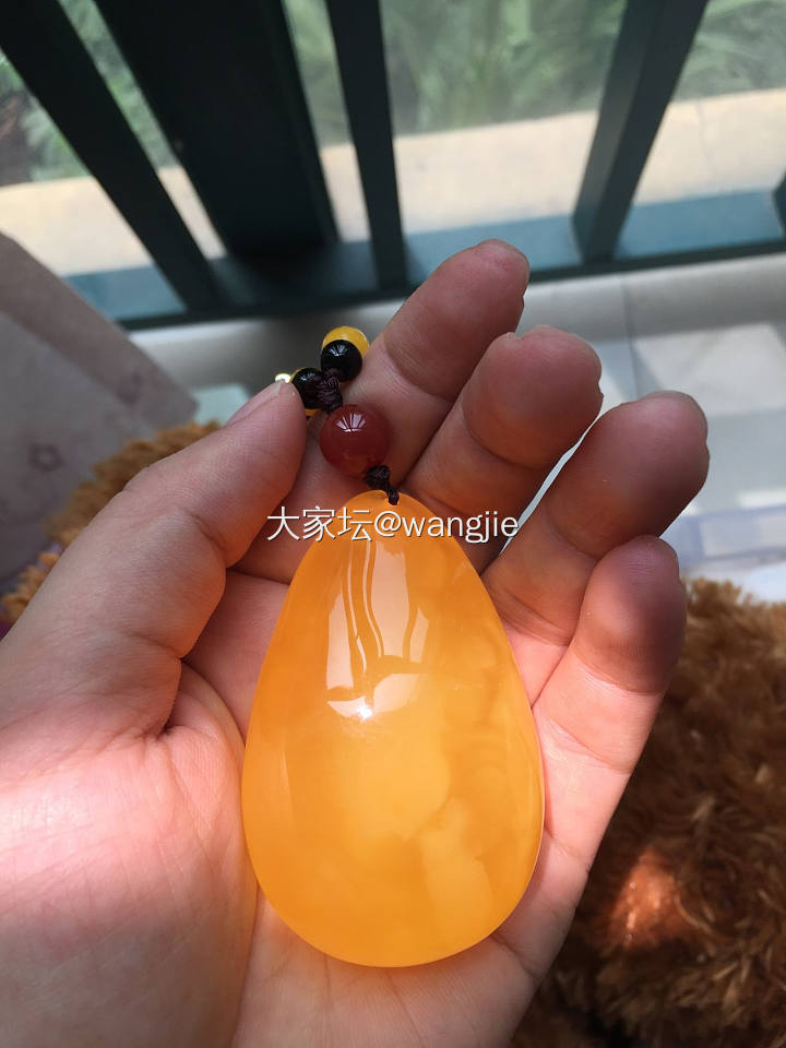 大前年在坑里淘的货。_琥珀