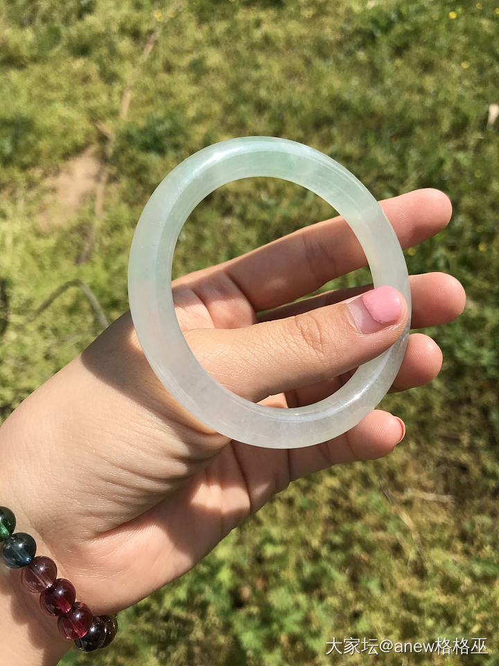 秀甜绿高冰同料手镯圆条加佛公_手镯翡翠