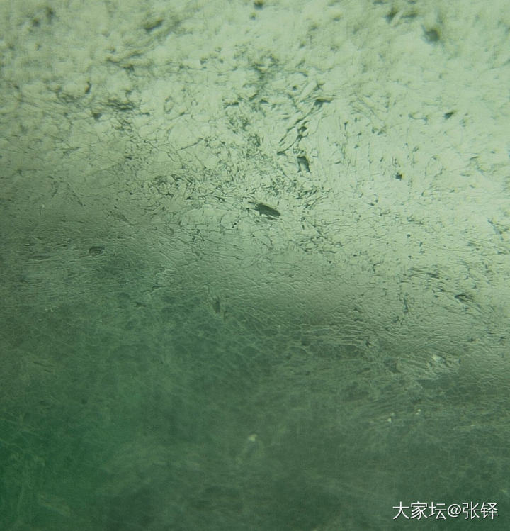 来坛子有一段时间啦，今天发点鉴定的小技能😊
★翡翠B货的酸蚀纹特征★_翡翠
