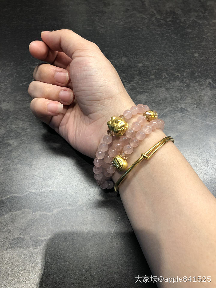 等餐拍照_卡地亚手饰金