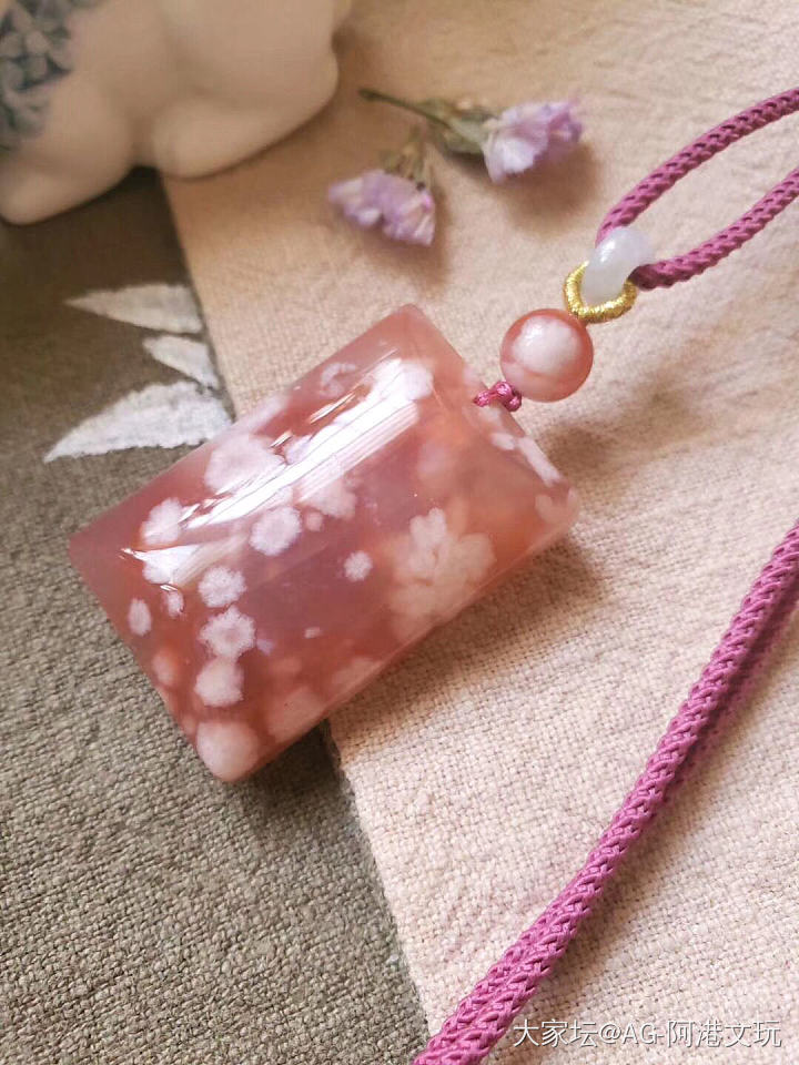 樱花玛瑙，非常合适春天的吊坠_牌子玉髓玛瑙